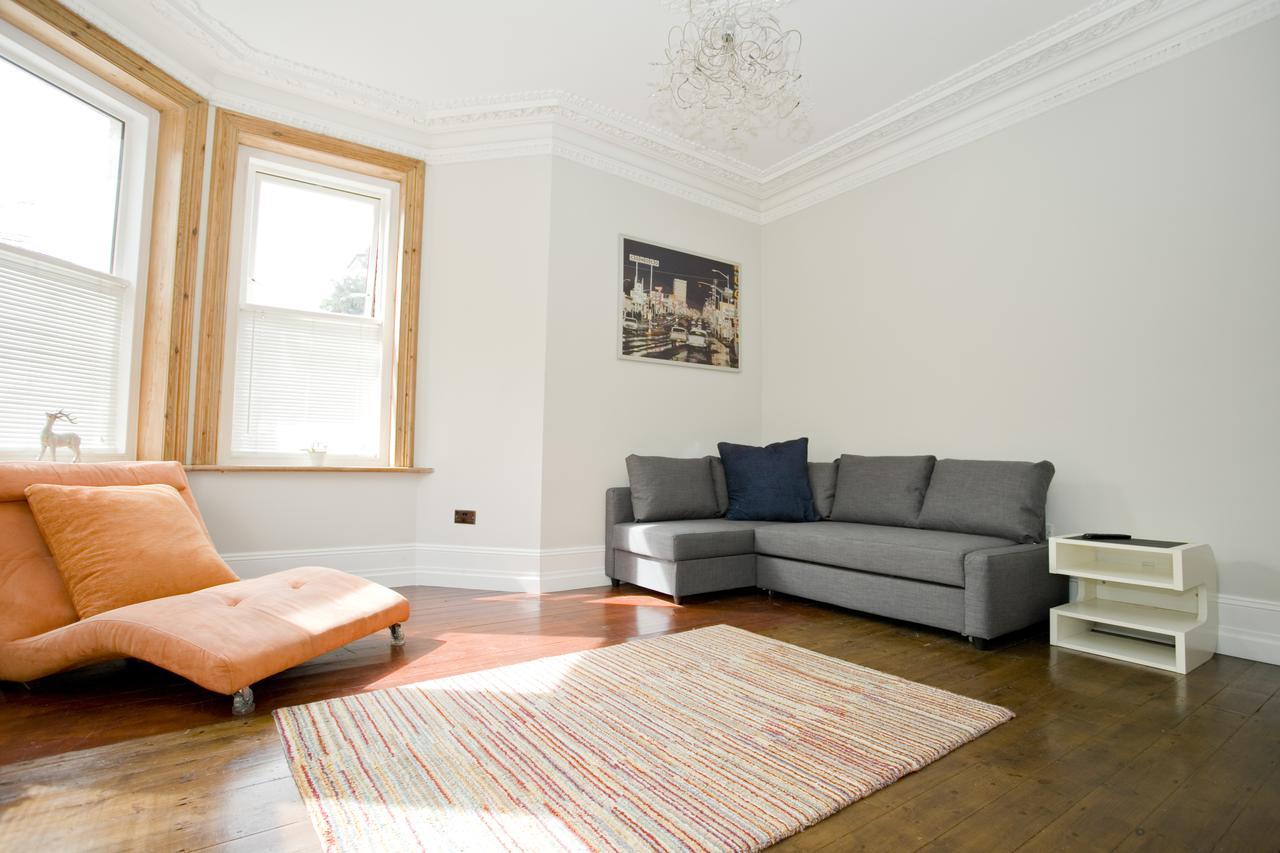 Large 2 Bedroom Apt - Near Beach - Free Parking Борнмът Екстериор снимка