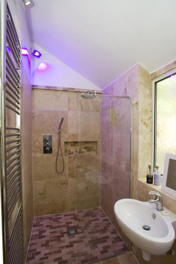 Large 2 Bedroom Apt - Near Beach - Free Parking Борнмът Екстериор снимка